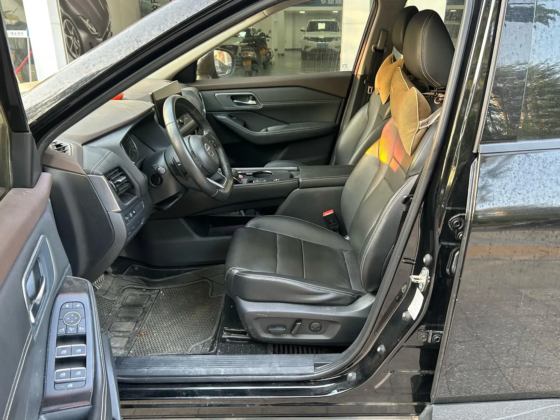 2021 NISSAN X-TRAIL thumbnail 4