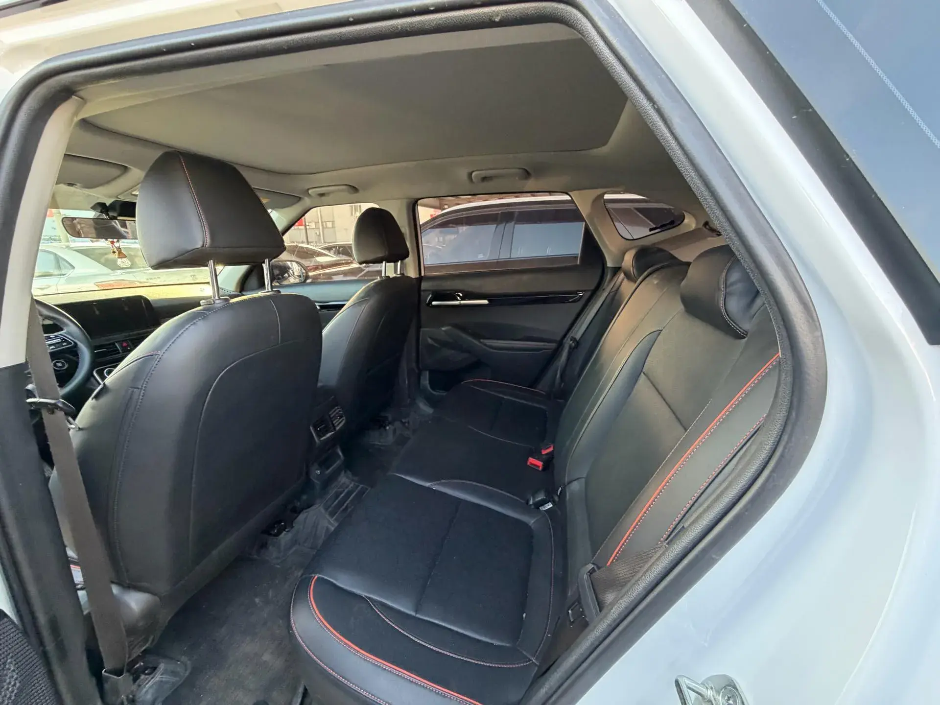 2023 KIA SELTOS thumbnail 4