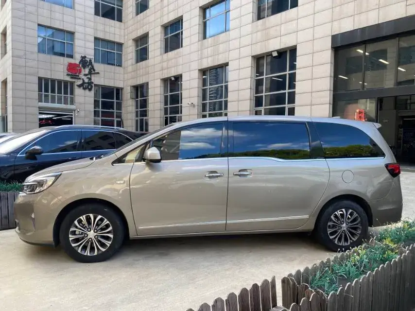 2022 BUICK GL8 thumbnail 3