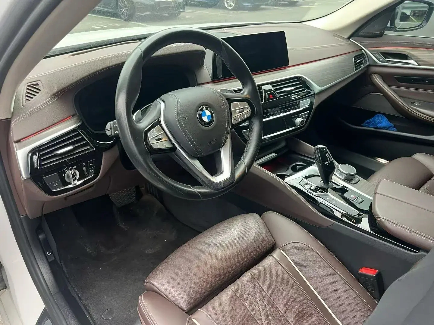 2020 BMW 5 thumbnail 2