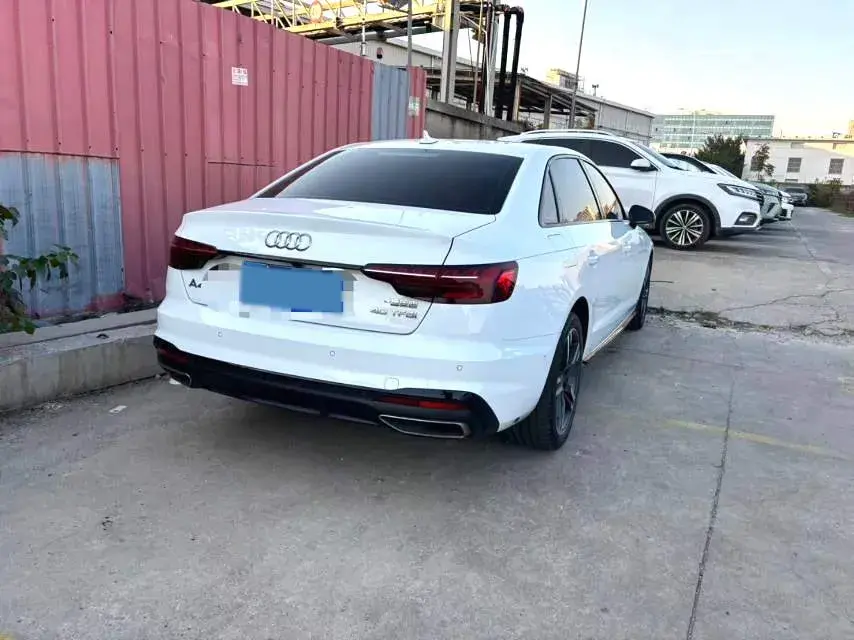 2022 AUDI A4L thumbnail 3