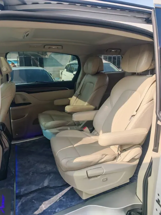 2023 Buick GL8 2.0T 237HP L4 9AT,autocango,china used car exporter,china ev exporter,chinese used car exporter,chinese used ev exporter