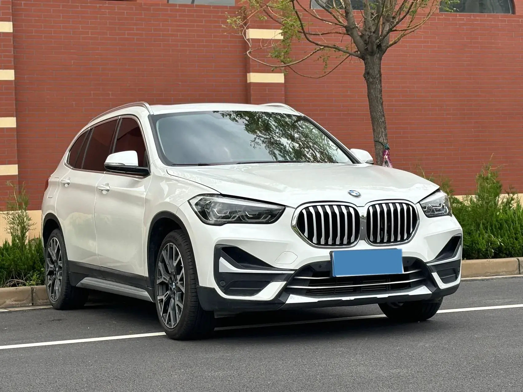 2021 BMW X1 thumbnail 3
