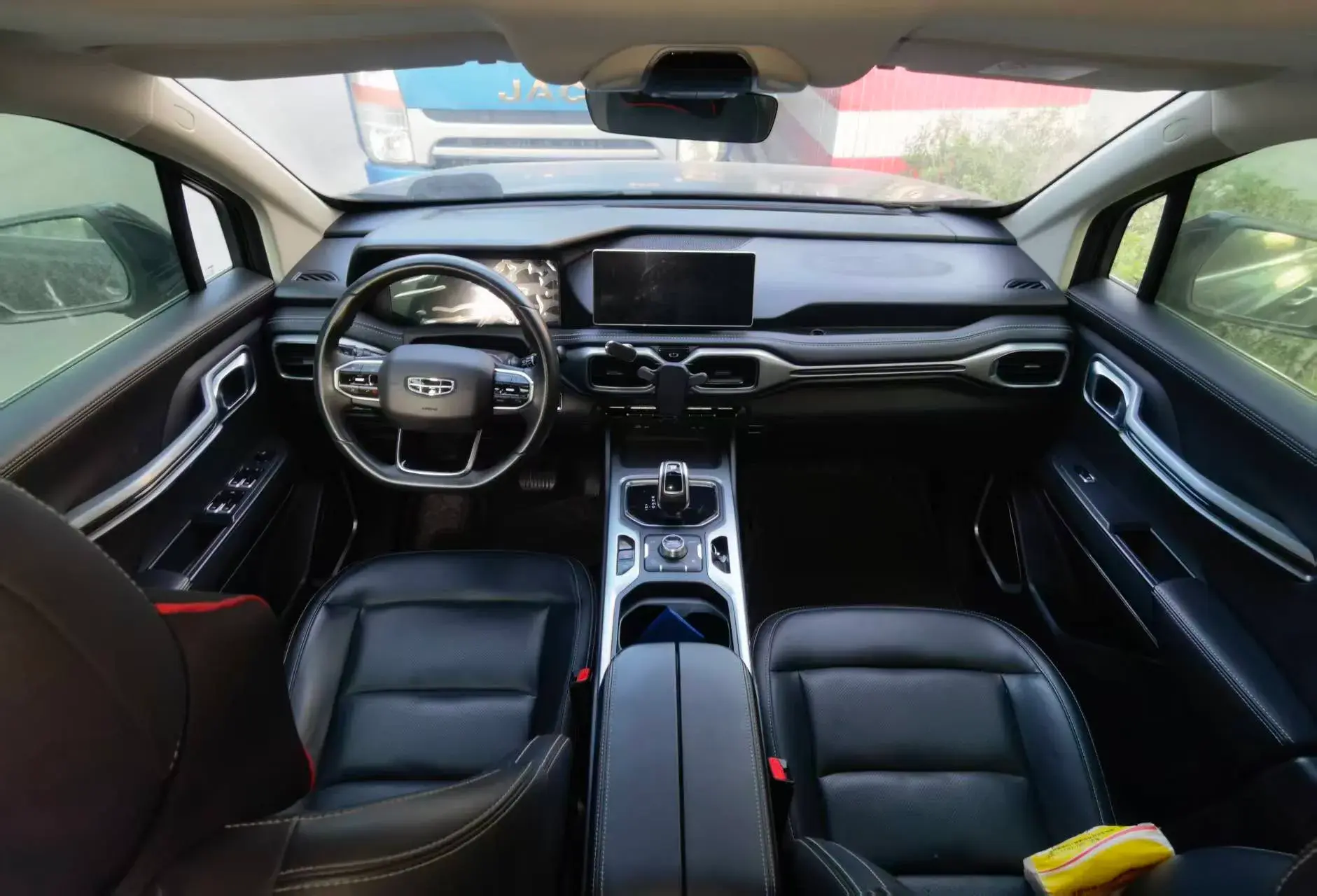 2020 GEELY OKAVANGO thumbnail 4