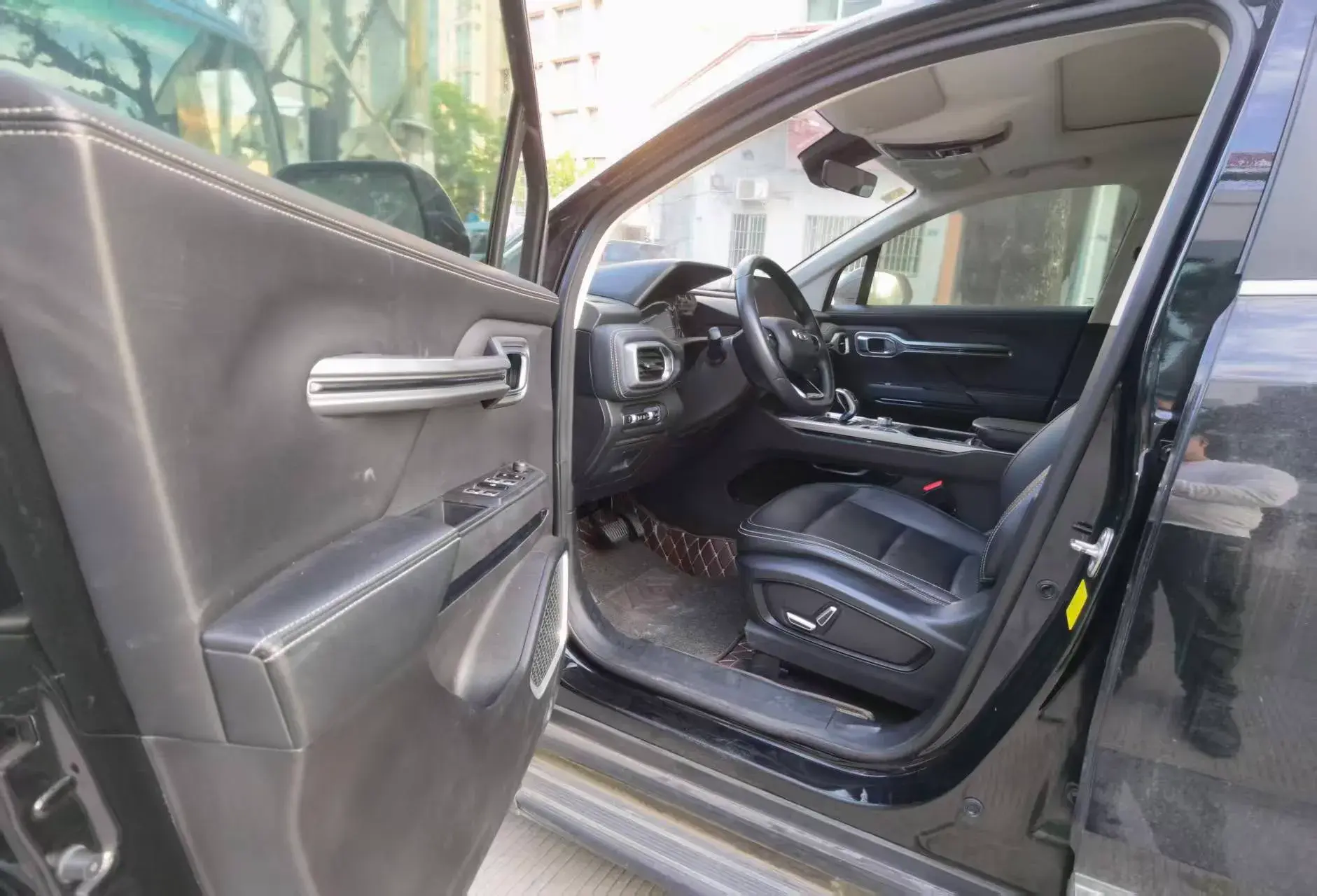 2020 GEELY OKAVANGO thumbnail 3