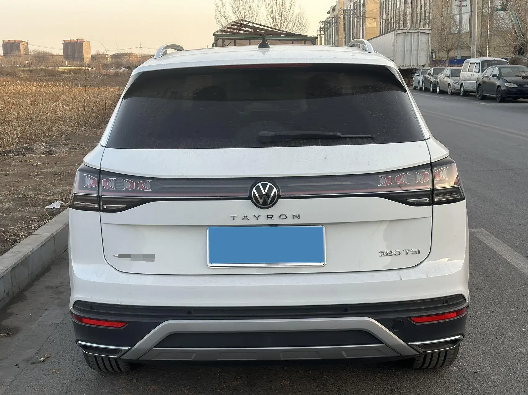 2023 VOLKSWAGEN TAYRON thumbnail 4