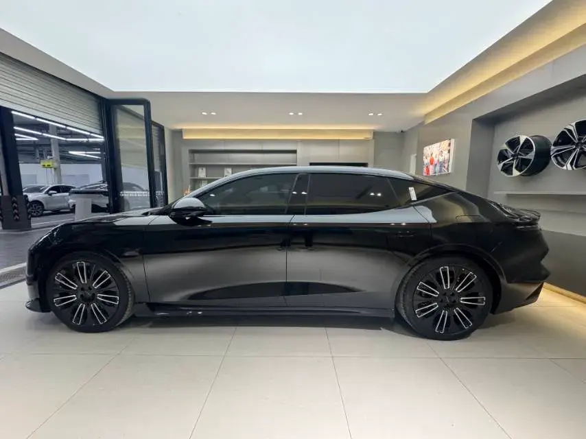 2025 LYNK&CO 10 thumbnail 2