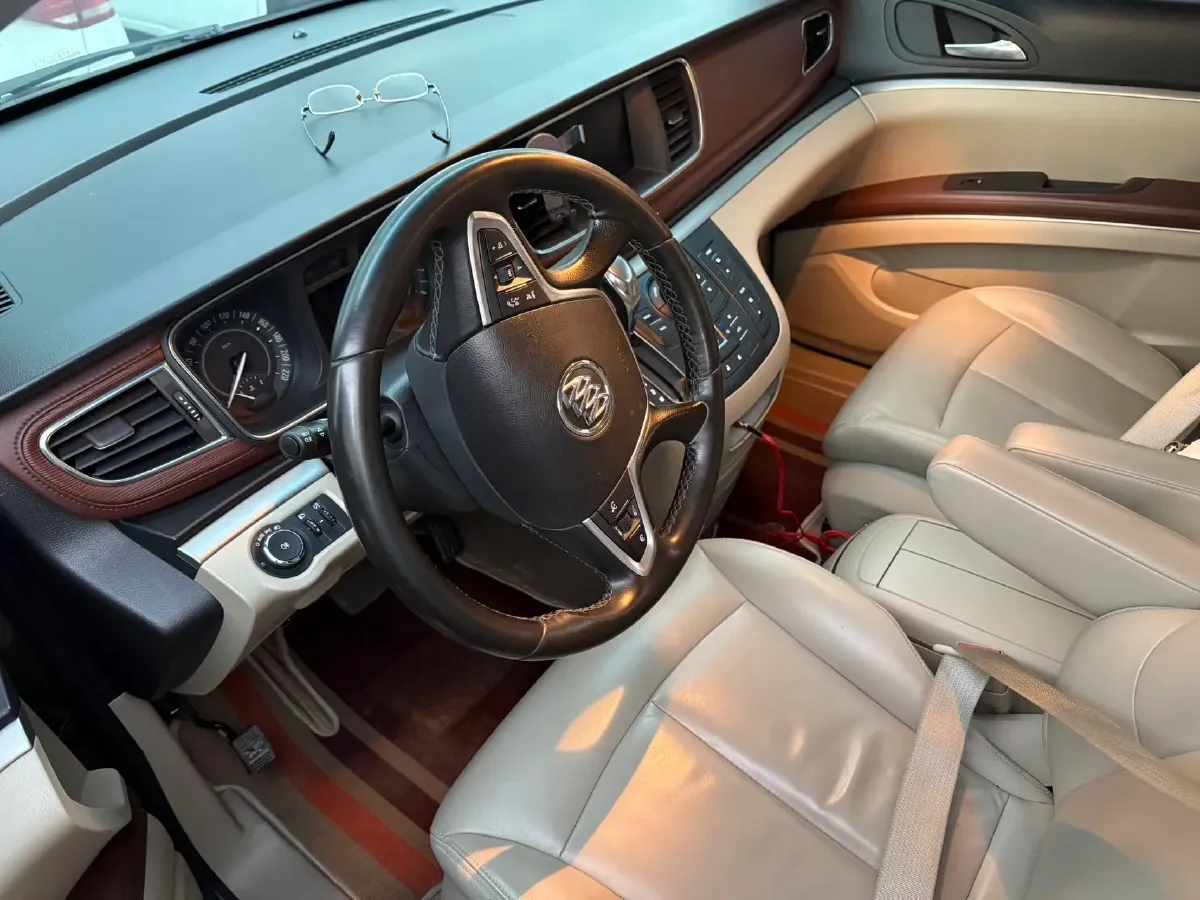 2018 Buick GL8 2.0T 260HP L4 6AT,autocango,china used car exporter,china ev exporter,chinese used car exporter,chinese used ev exporter