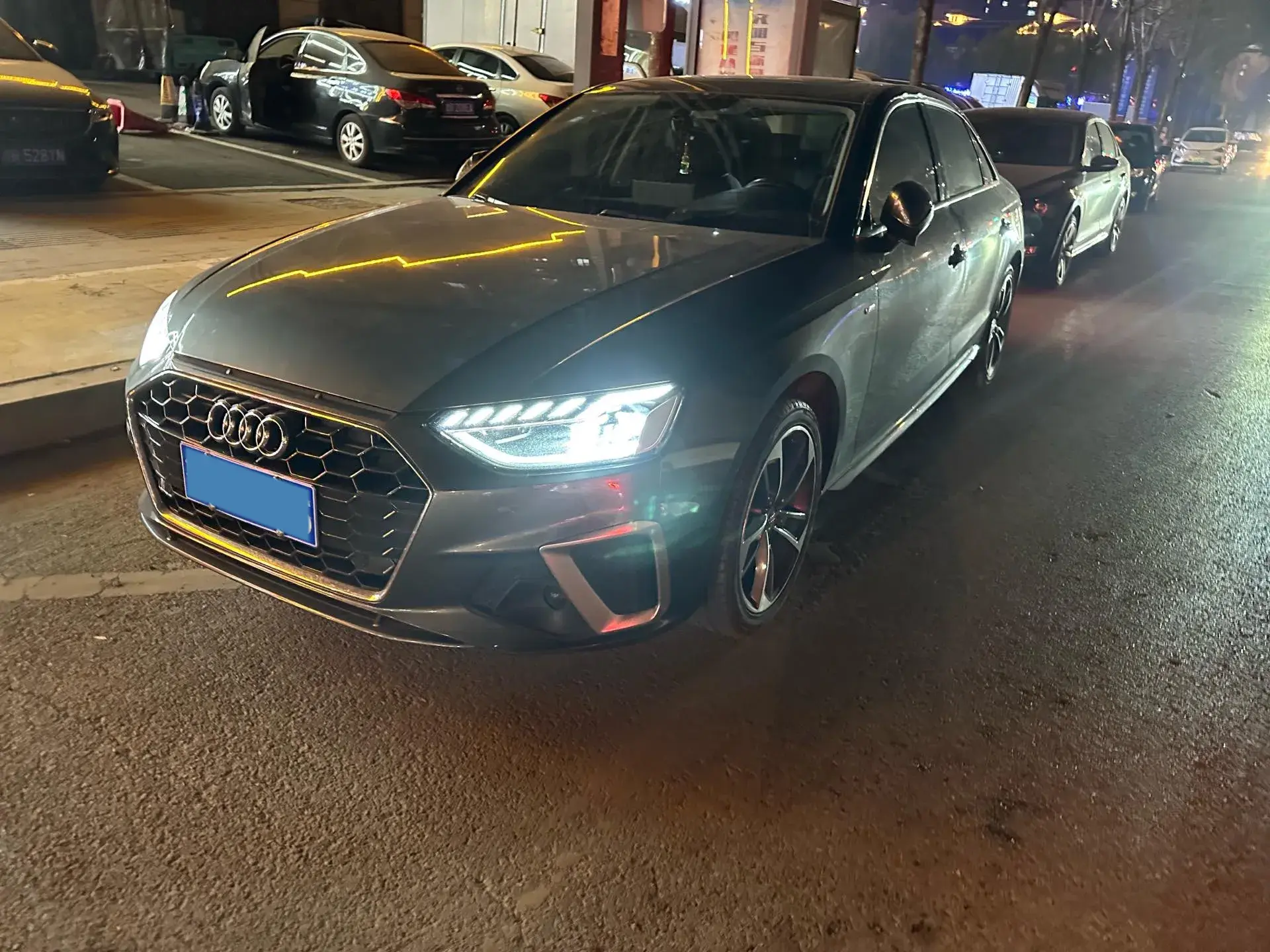 2020 AUDI A4L view 1