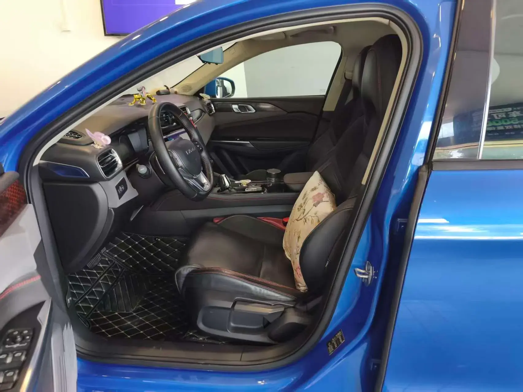 2018 LYNK&CO 02 thumbnail 2