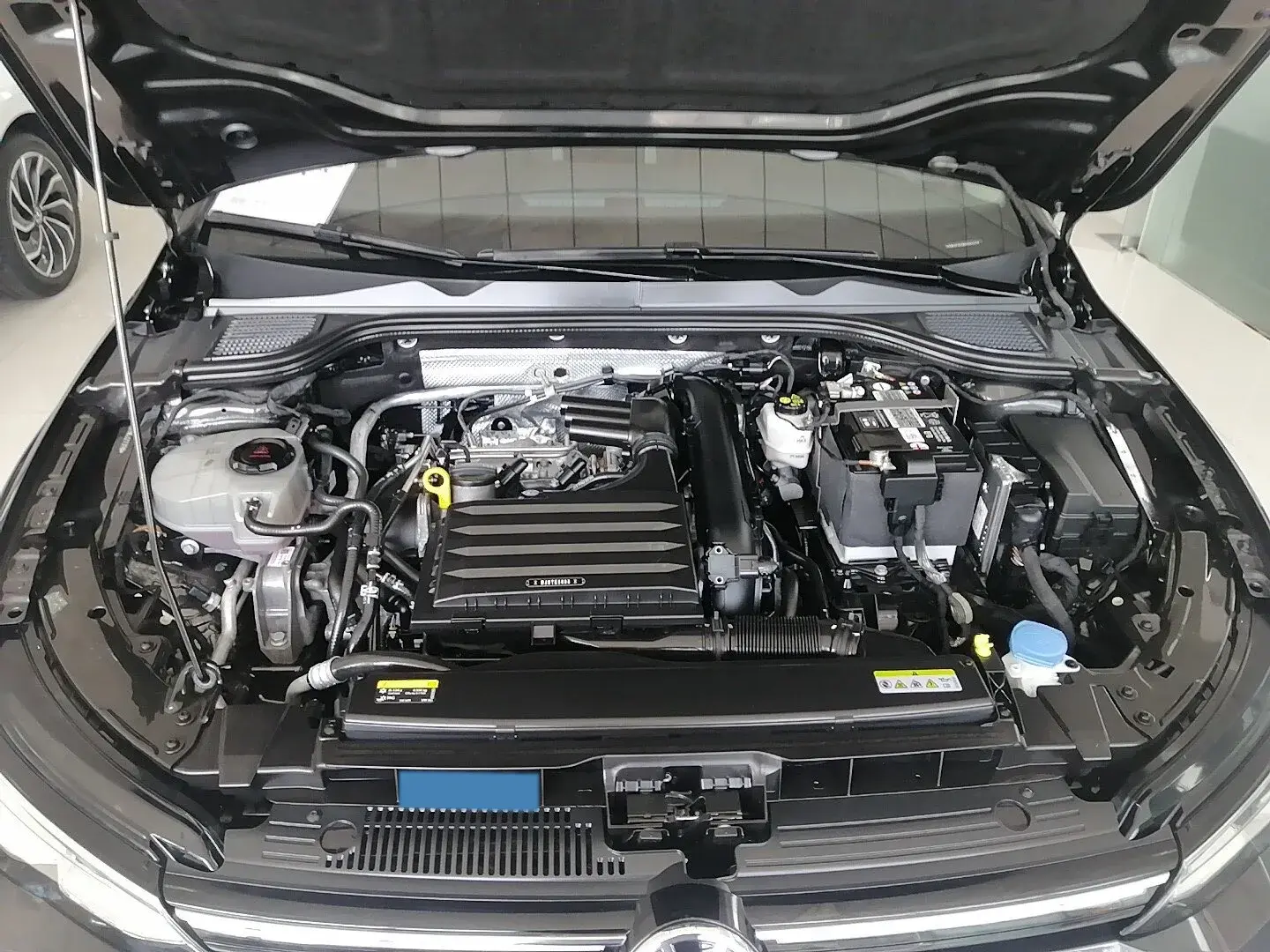 2021 VOLKSWAGEN GOLF thumbnail 2