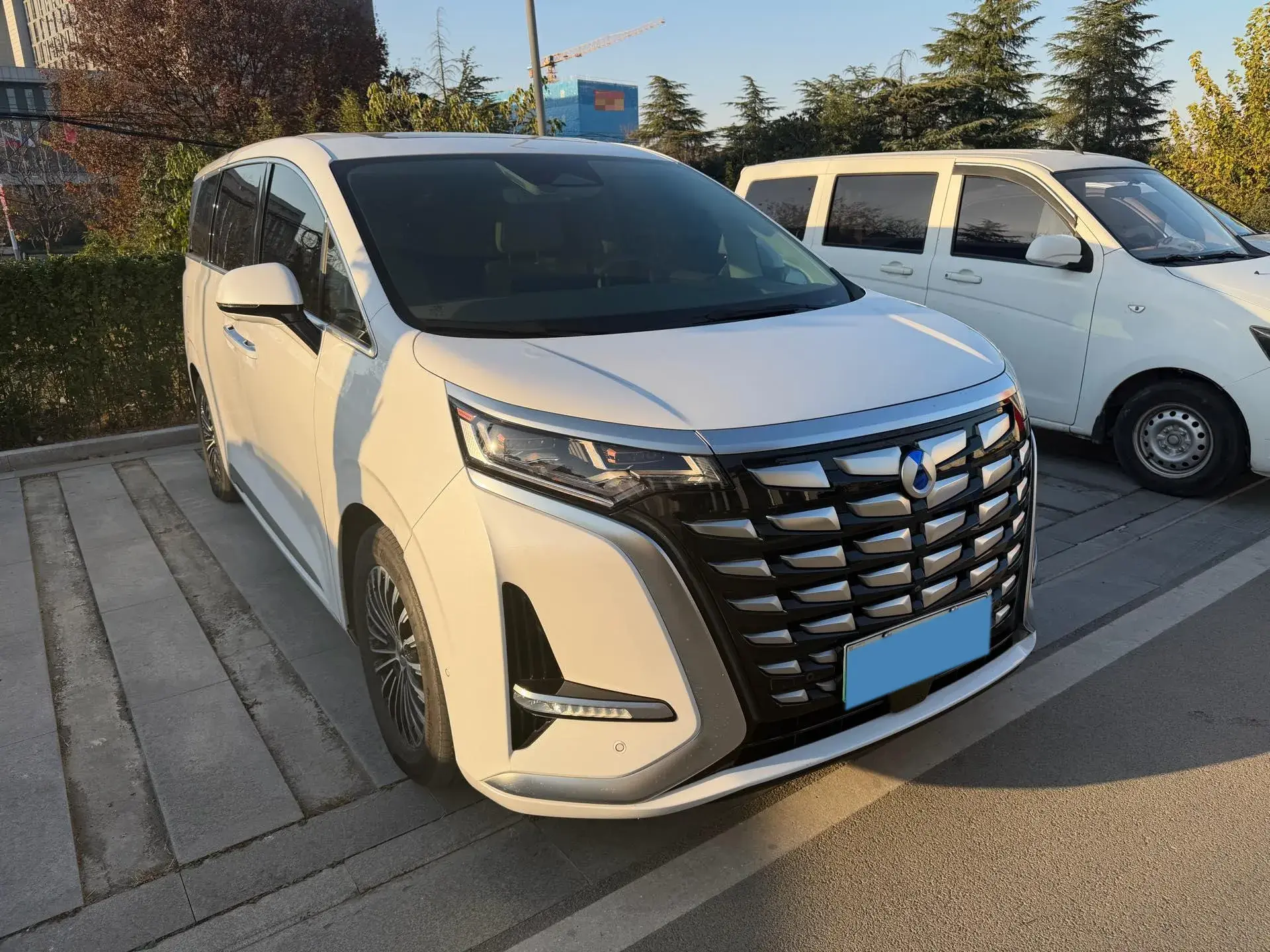 2022 DENZA D9 thumbnail 3