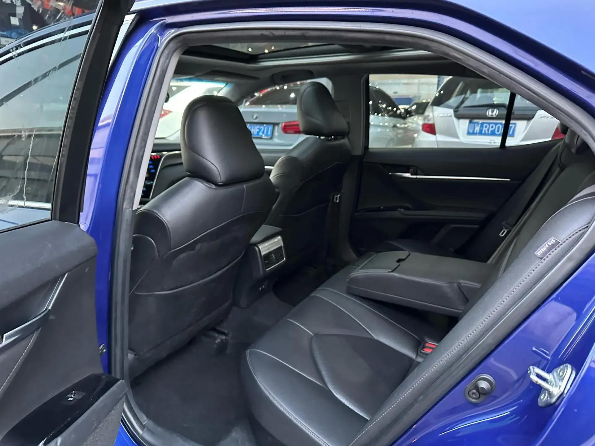 2019 TOYOTA CAMRY thumbnail 4