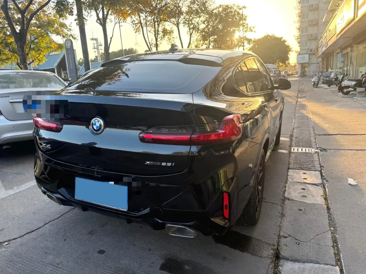 2022 BMW X4 2.0T 245HP L4 8AT,autocango,china used car exporter,china ev exporter,chinese used car exporter,chinese used ev exporter