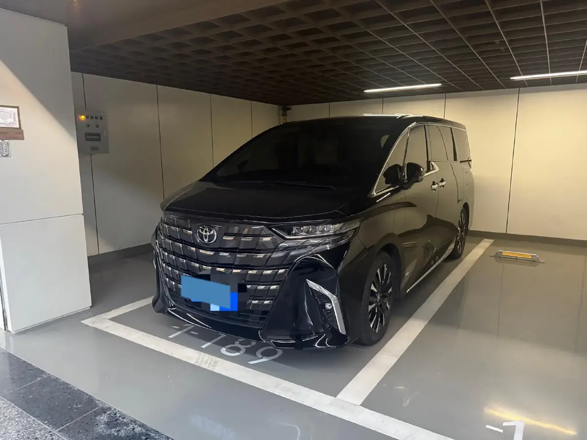 2024 Toyota Alphard 2.5L 190HP L4 E-CVT Hybrid