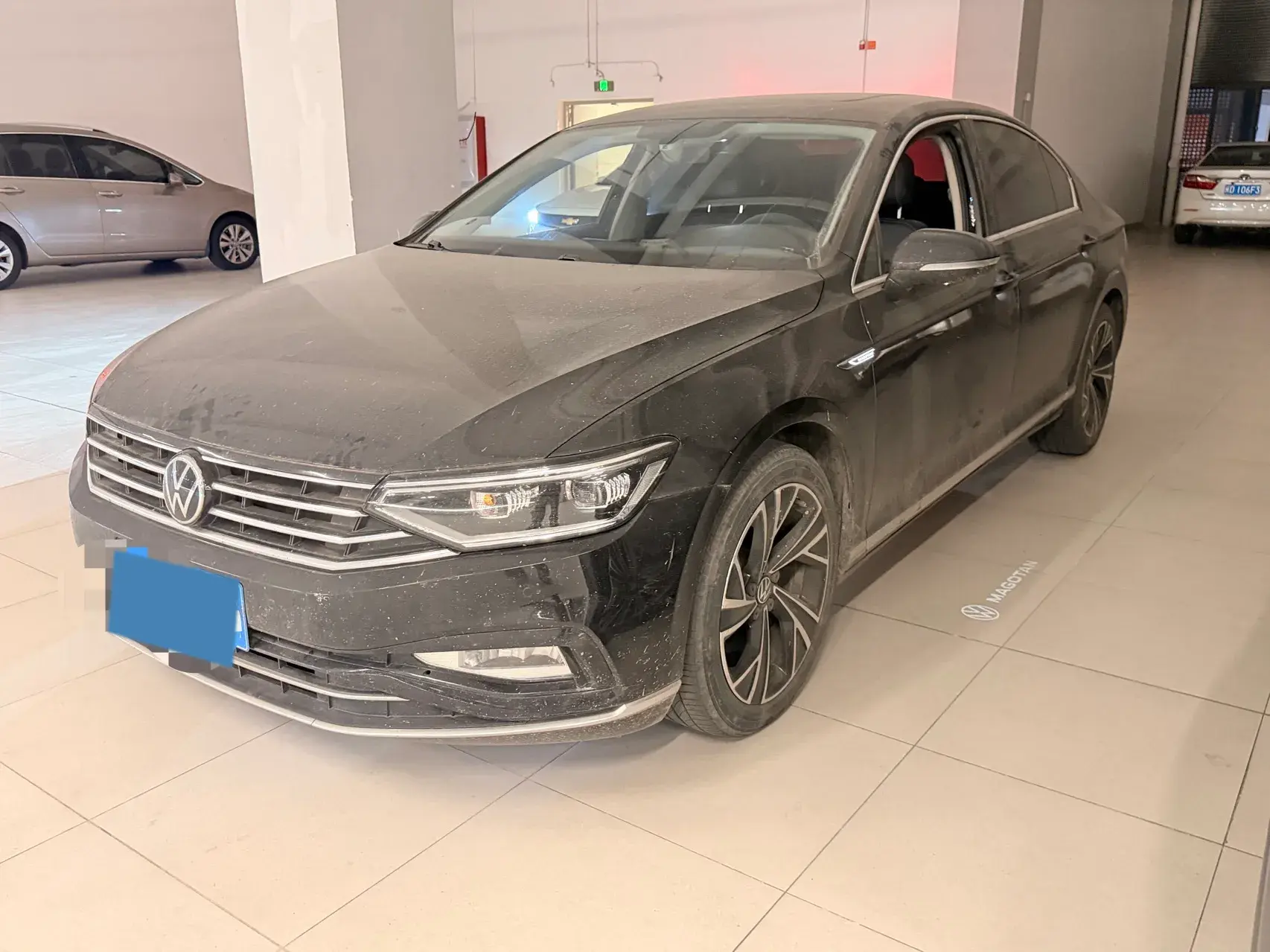 2020 VOLKSWAGEN MAGOTAN view 1