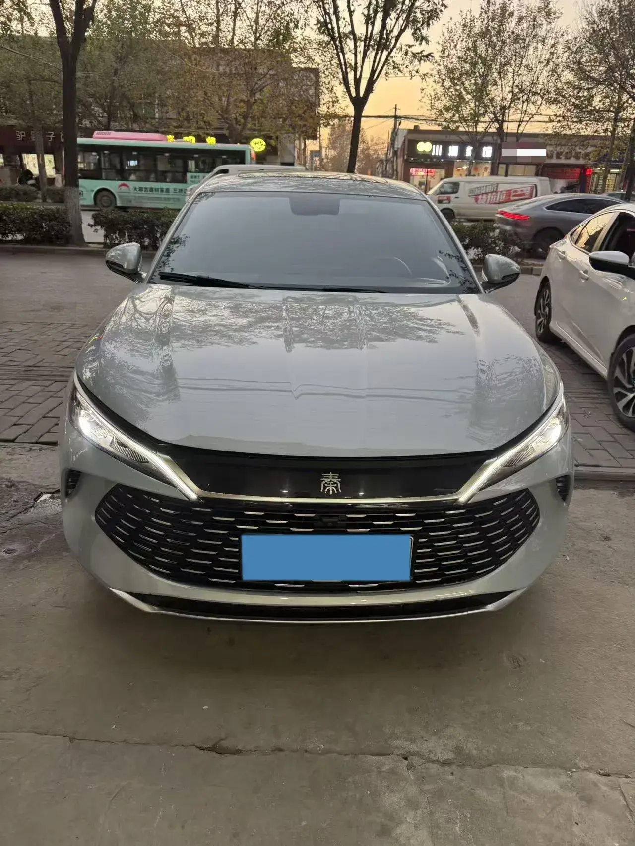 2024 BYD QINL thumbnail 2