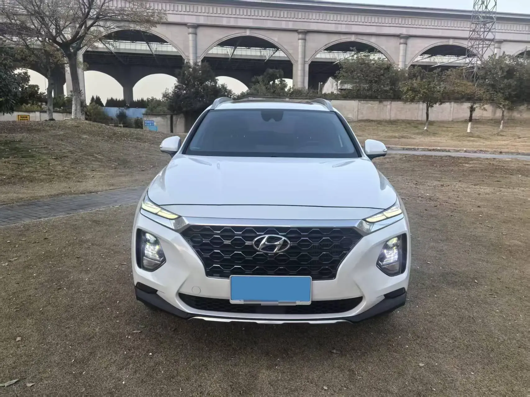 2019 HYUNDAI SANTAFE thumbnail 2