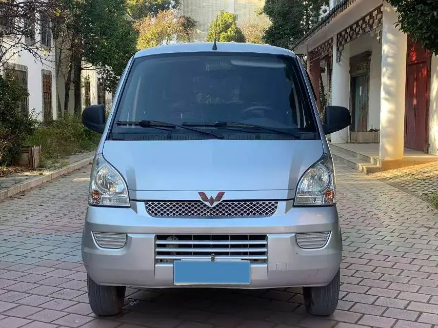 2017 WULING RONGGUANG thumbnail 2