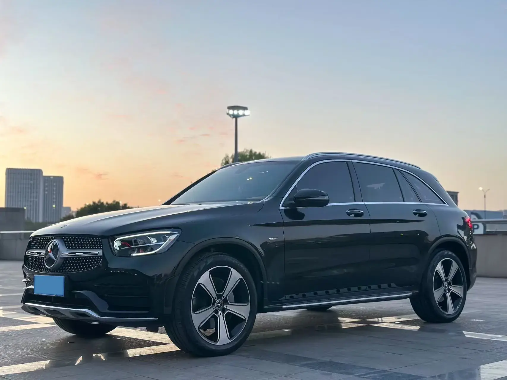 2022 MERCEDES-BENZ GLC view 1
