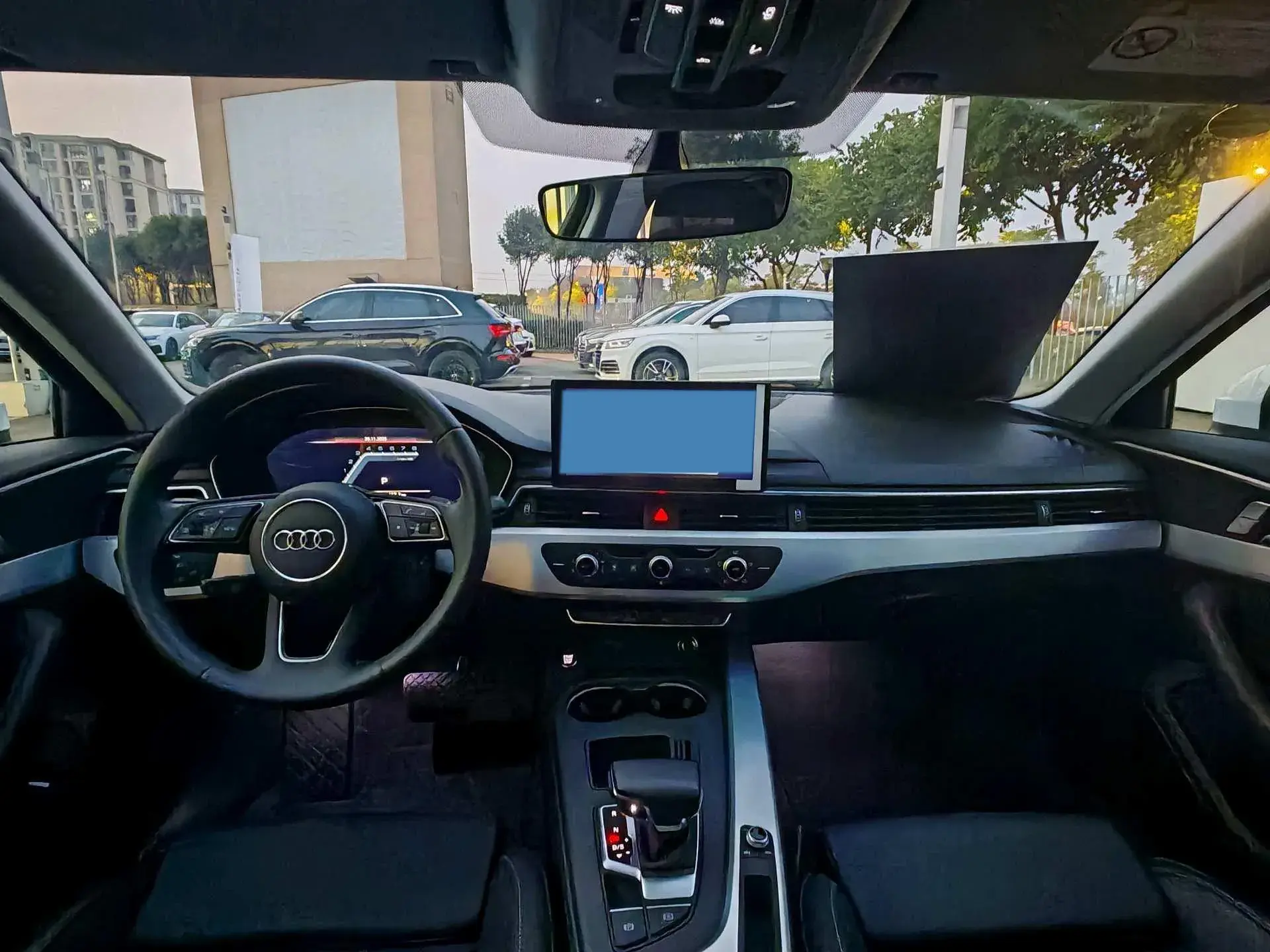 2023 AUDI A4L thumbnail 4