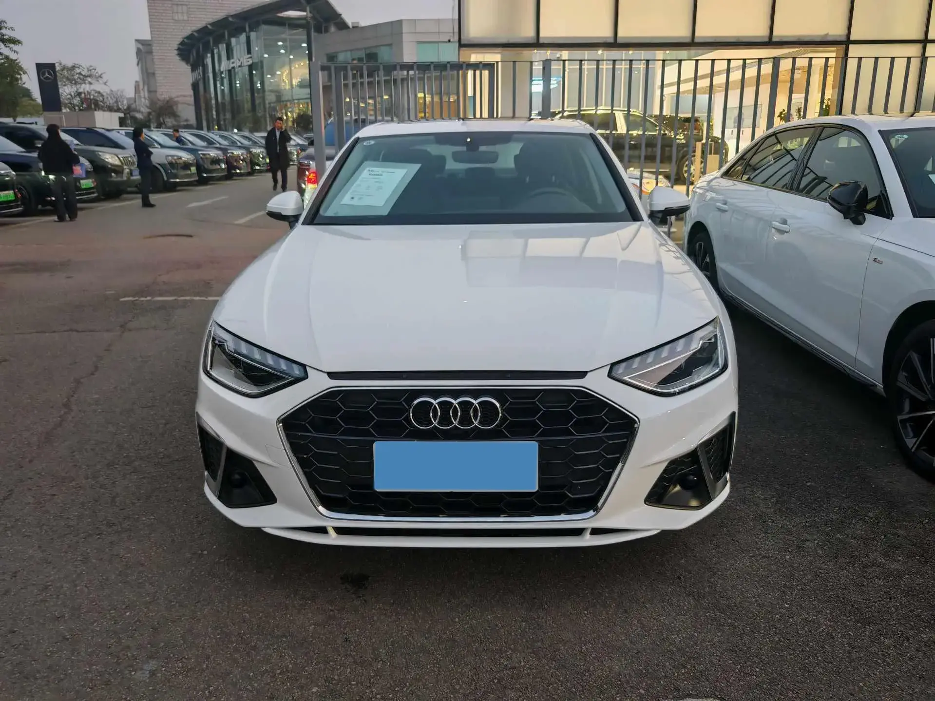 2023 AUDI A4L thumbnail 2