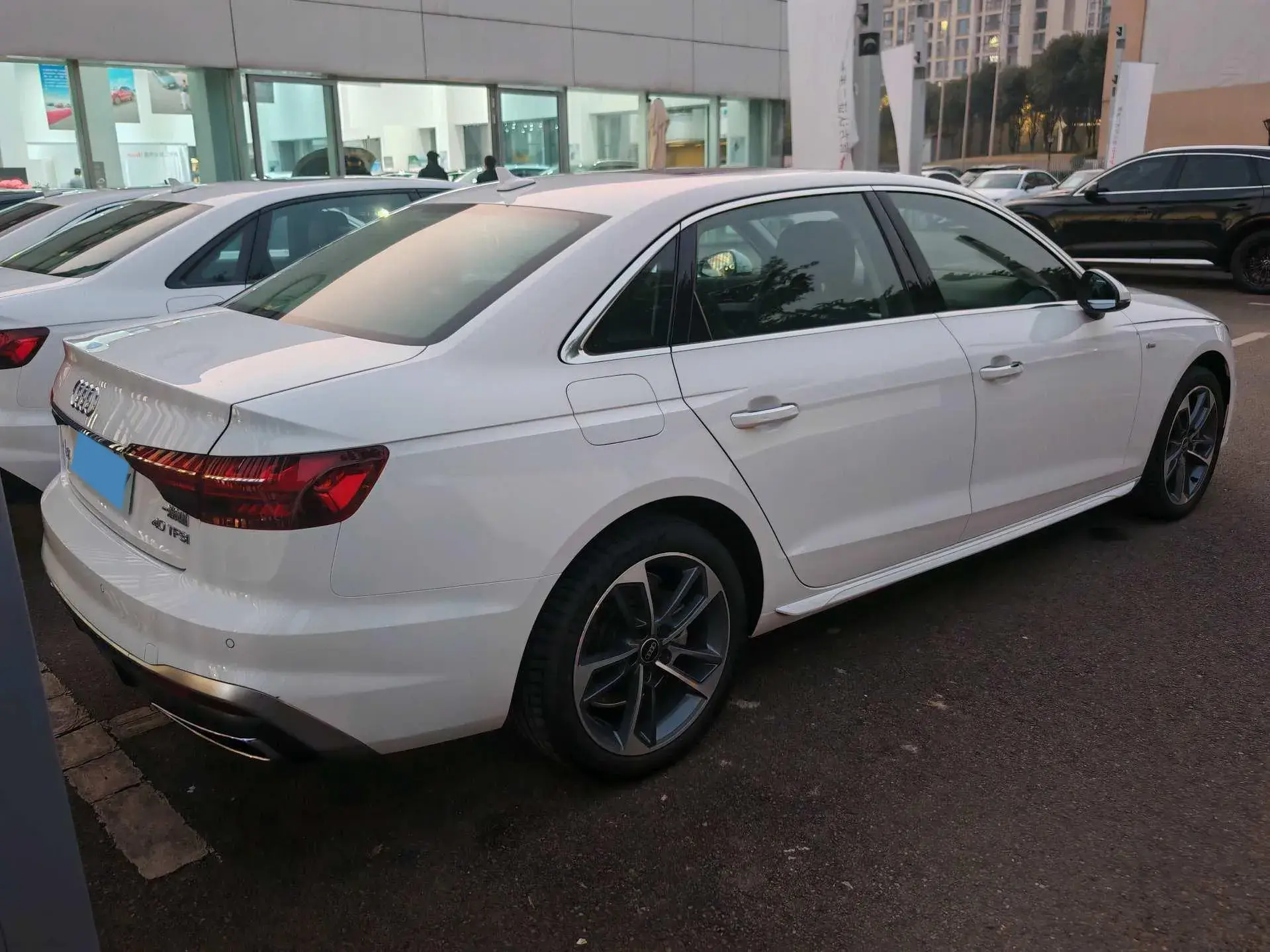 2023 AUDI A4L thumbnail 3