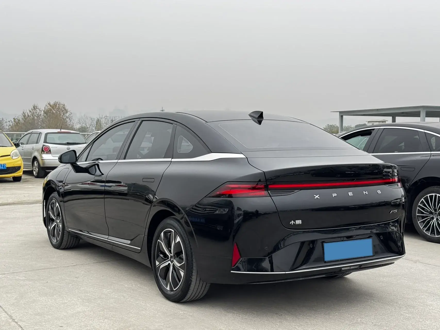 2021 XPENG P5 thumbnail 3