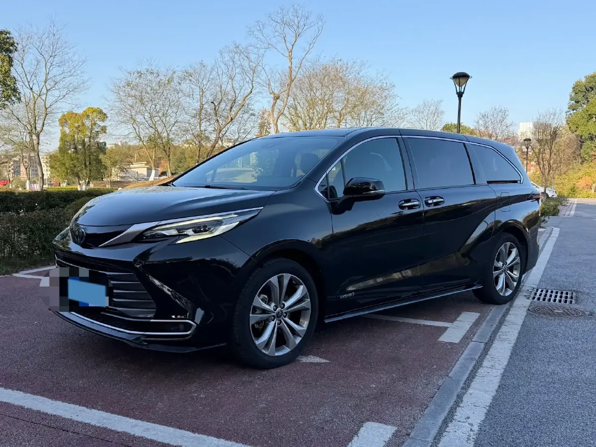 2021 Toyota Sienna 2.5L 192HP L4 E-CVT Hybrid