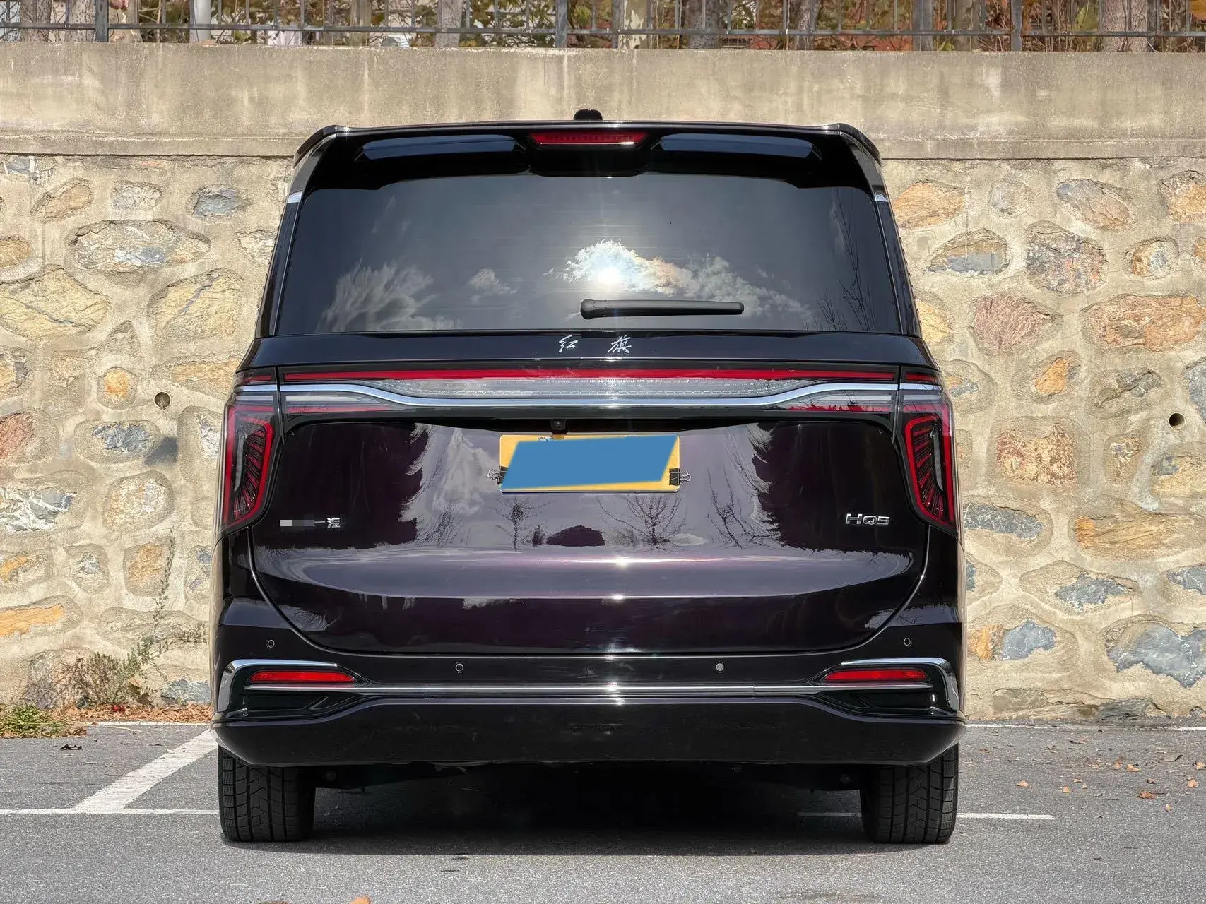 2023 HONGQI HQ9 thumbnail 4