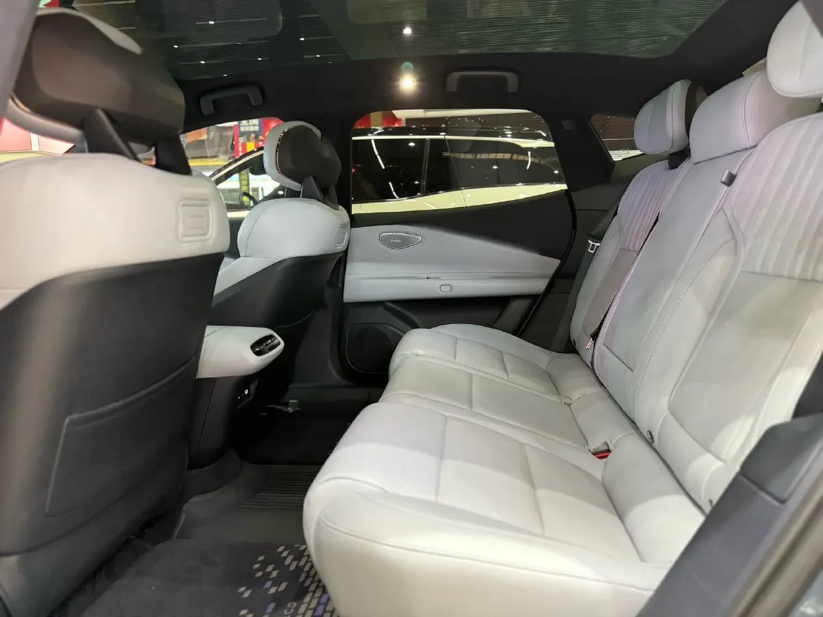 2025 LYNK&CO Z10 BEV 95KWH,autocango,china used car exporter,china ev exporter,chinese used car exporter,chinese used ev exporter