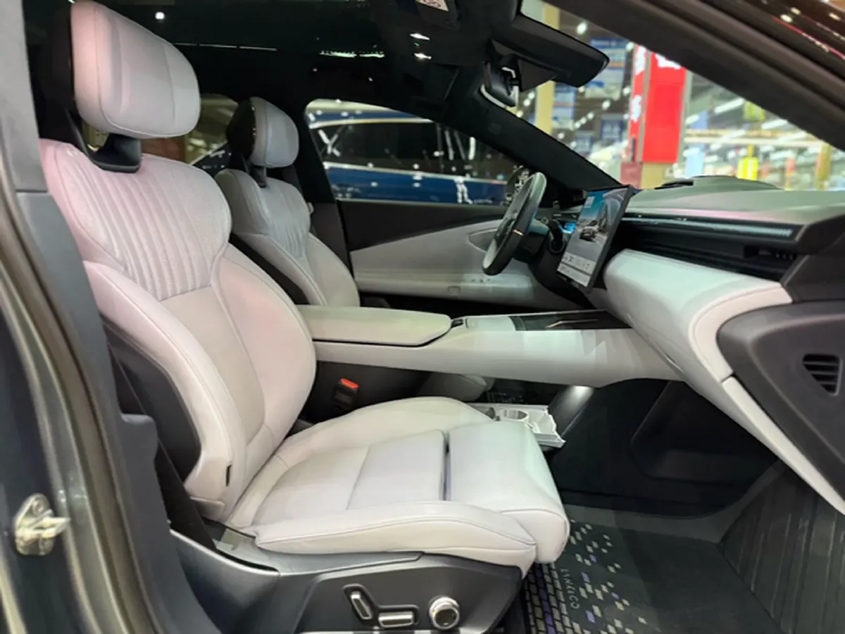 2025 LYNK&CO Z10 BEV 95KWH,autocango,china used car exporter,china ev exporter,chinese used car exporter,chinese used ev exporter