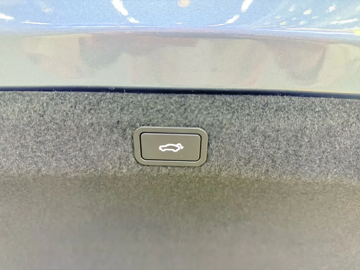 2025 LYNK&CO Z10 BEV 95KWH,autocango,china used car exporter,china ev exporter,chinese used car exporter,chinese used ev exporter