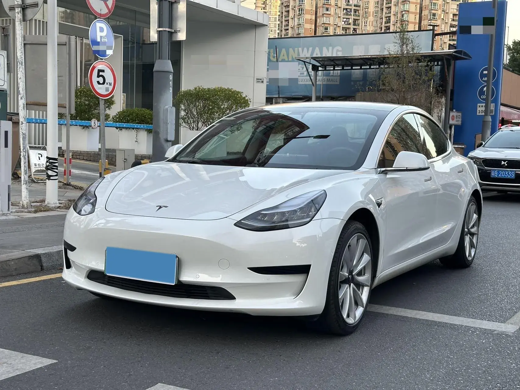 2019 TESLA MODEL view 1