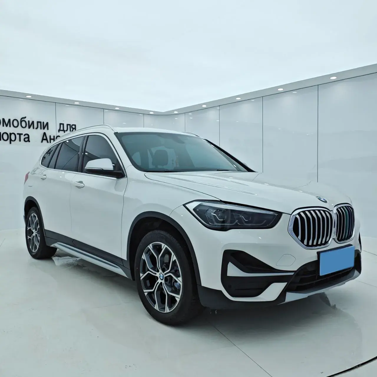 2021 BMW X1 thumbnail 3