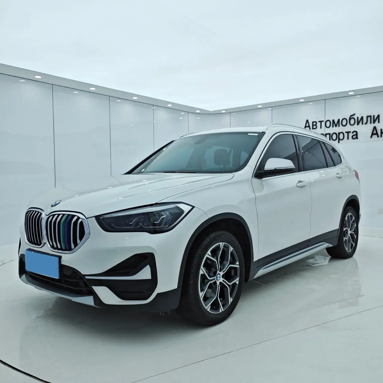 2021 BMW X1 view 1