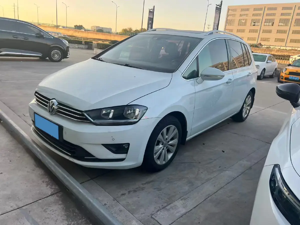 2018 Volkswagen Golf Sportsvan 1.4T 131HP L4 7DCT