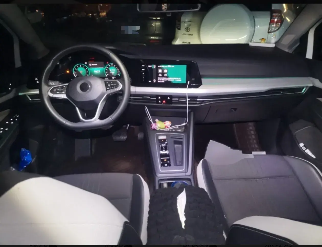 2021 VOLKSWAGEN GOLF thumbnail 3