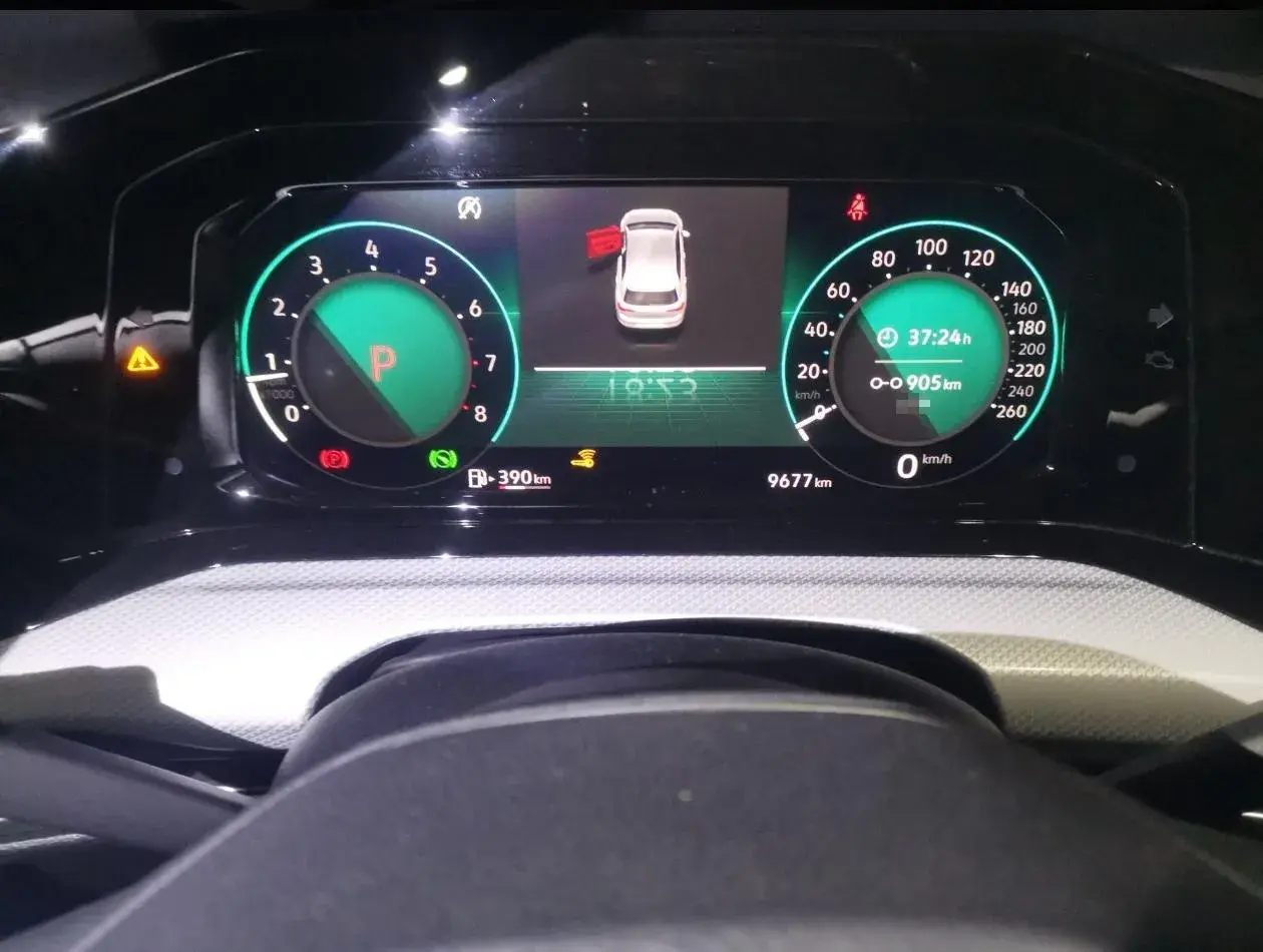 2021 VOLKSWAGEN GOLF thumbnail 2