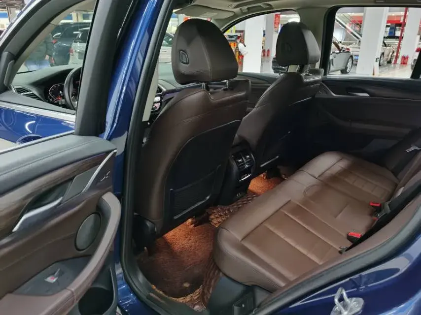 2021 BMW X3 thumbnail 4