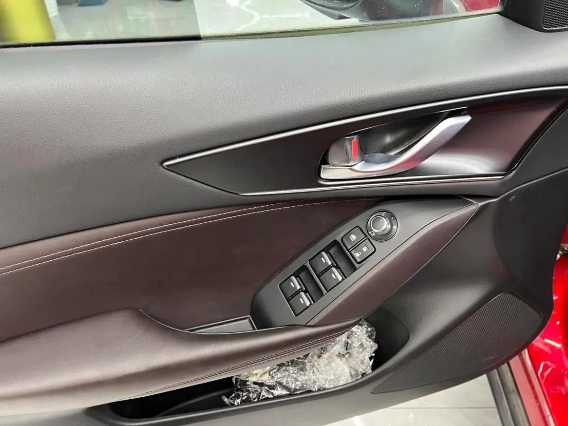 2020 MAZDA CX-4 thumbnail 4