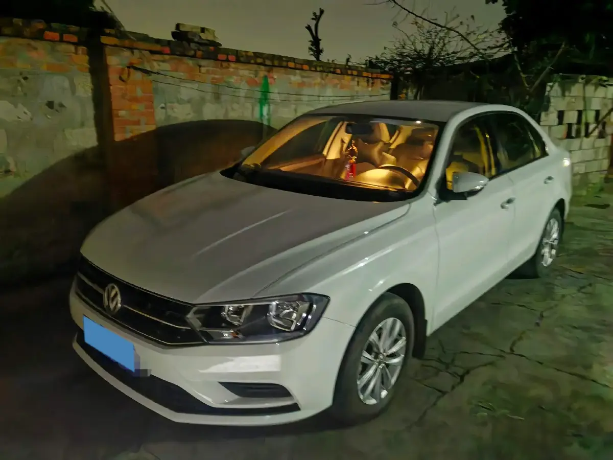 2018 Volkswagen Bora 1.5L 110HP L4 5MT