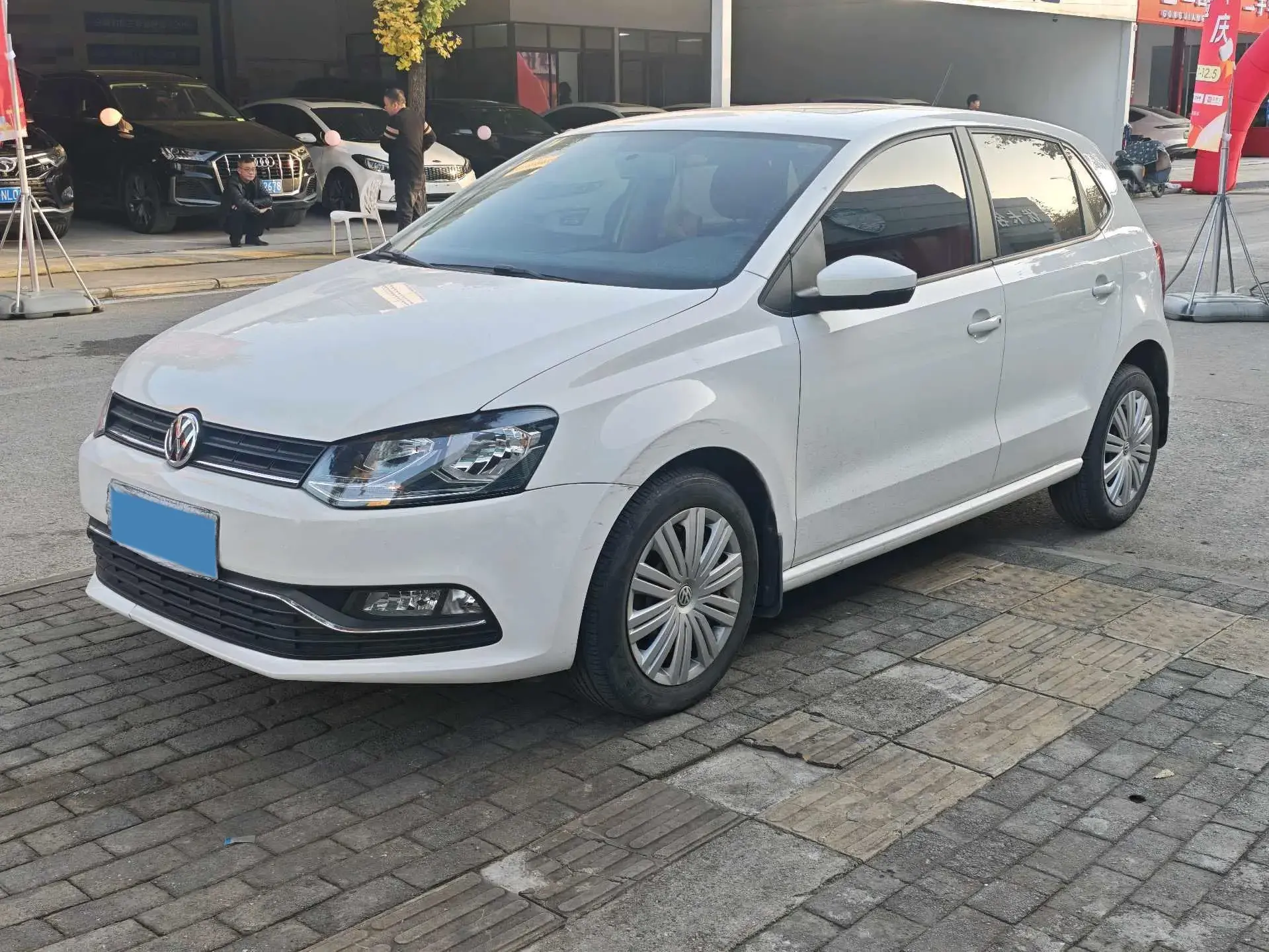 2018 VOLKSWAGEN POLO view 1