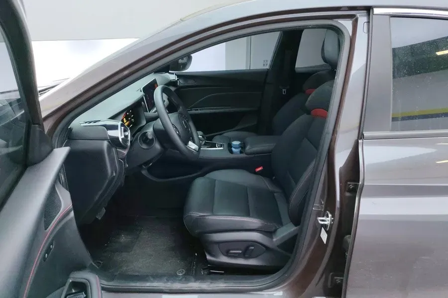 2025 MG 5 1.5T 181HP L4 7DCT,autocango,china used car exporter,china ev exporter,chinese used car exporter,chinese used ev exporter