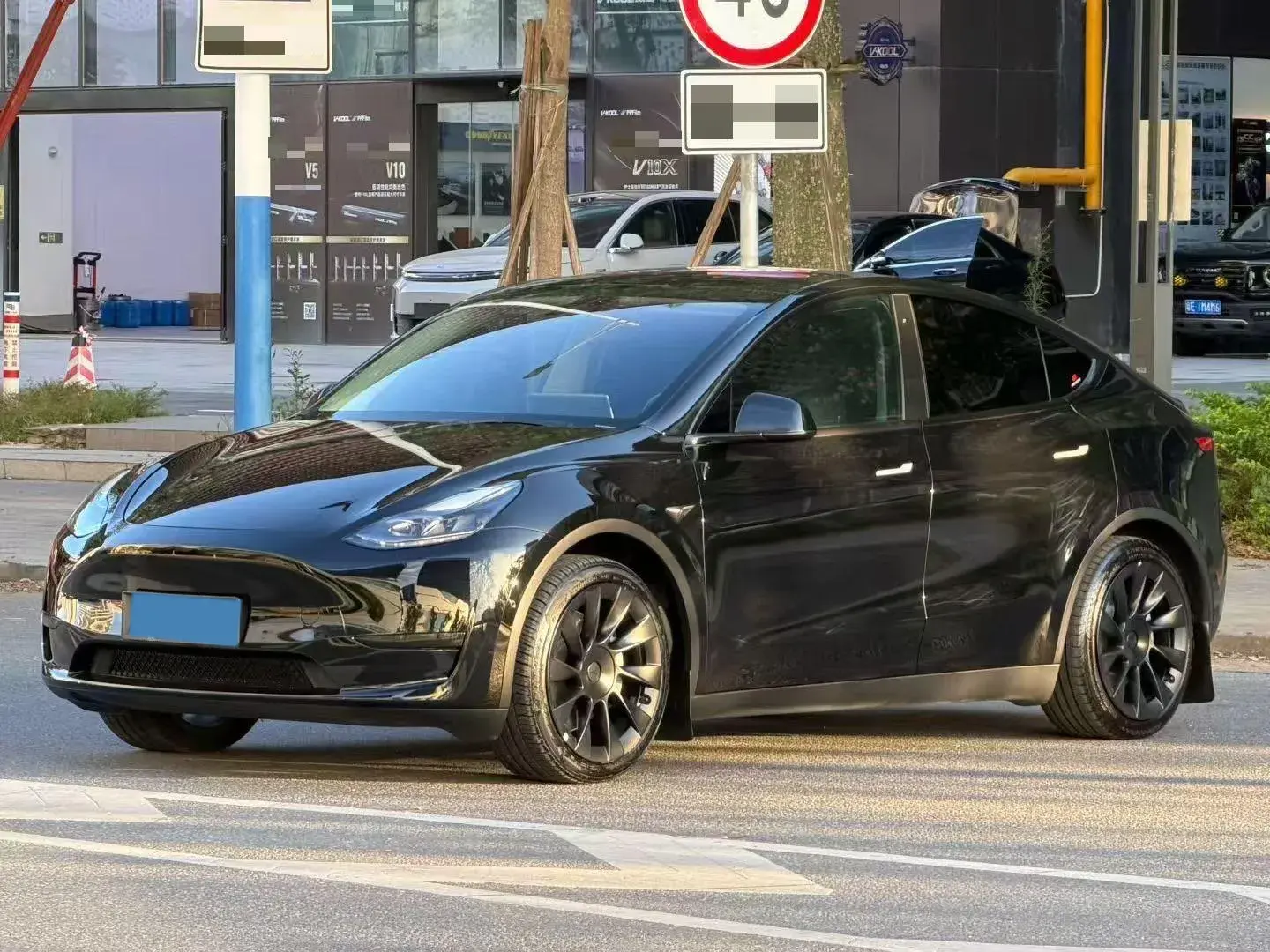 2022 TESLA MODEL view 1