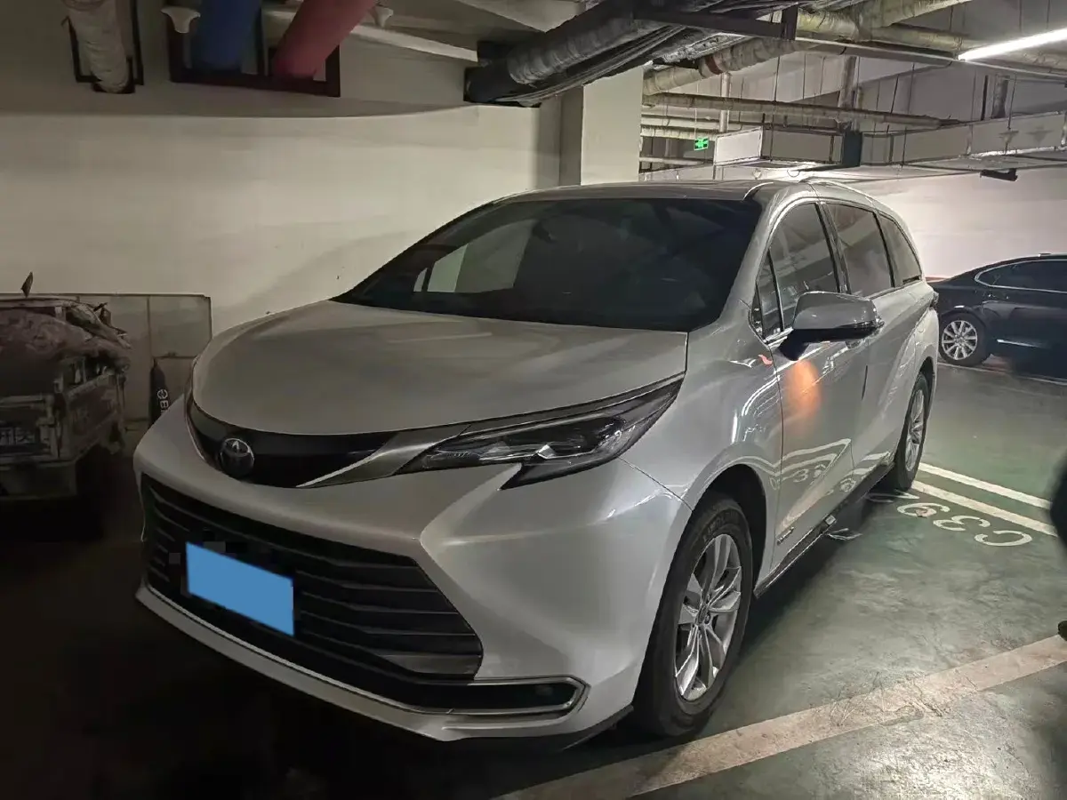 2021 Toyota Sienna 2.5L 192HP L4 E-CVT Hybrid