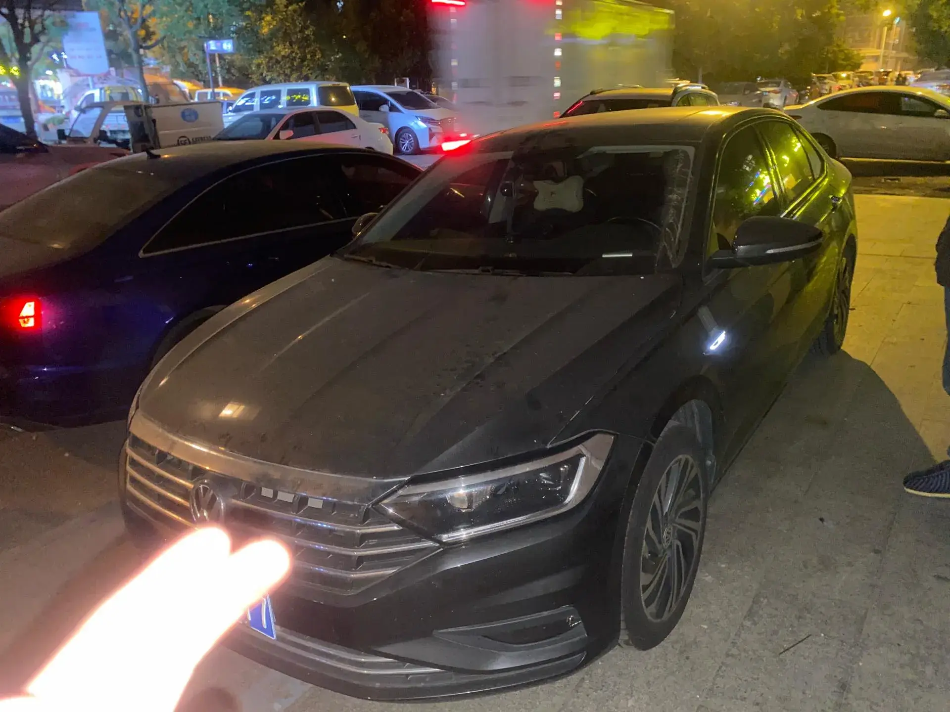 2021 VOLKSWAGEN SAGITAR view 1