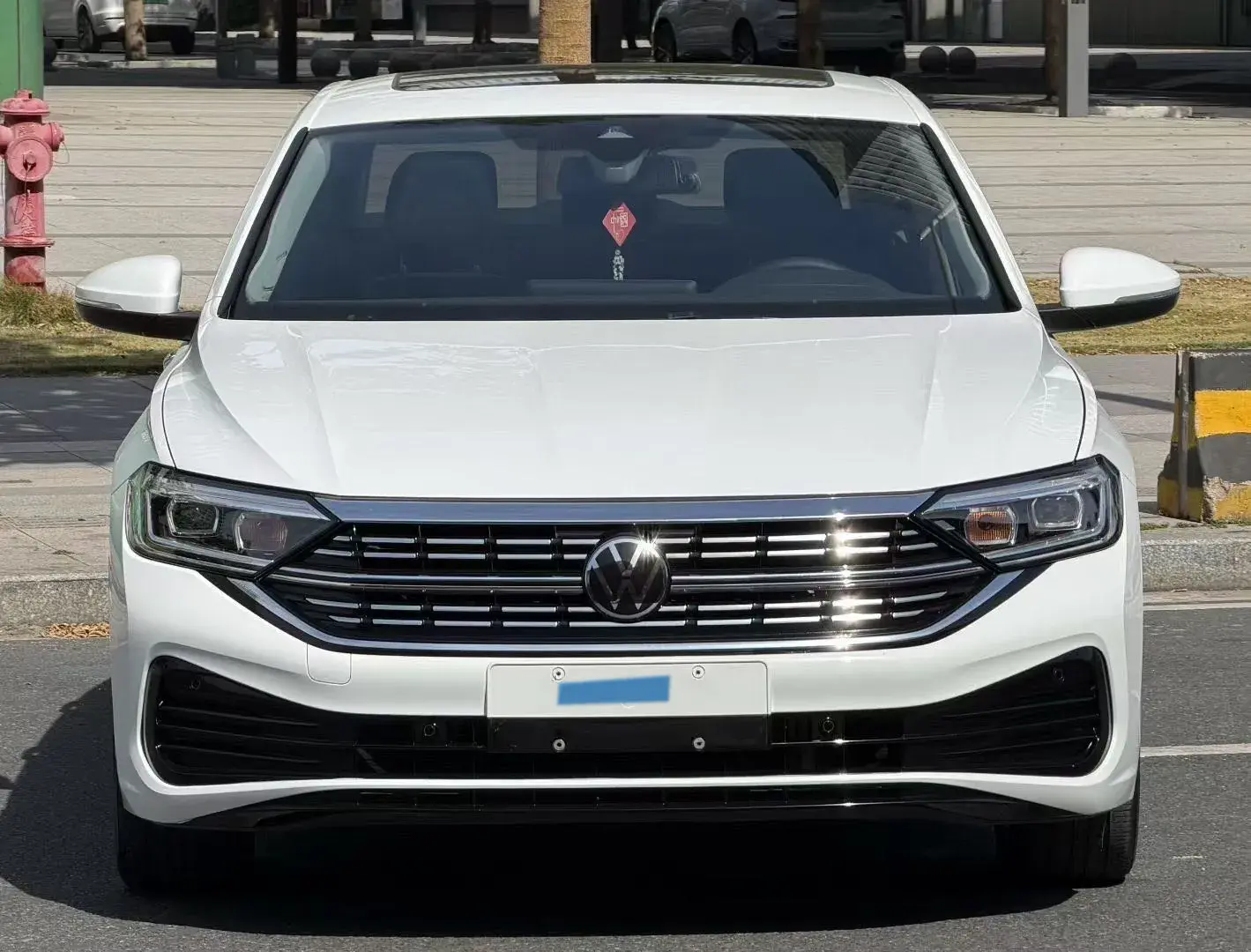 2023 VOLKSWAGEN SAGITAR thumbnail 2