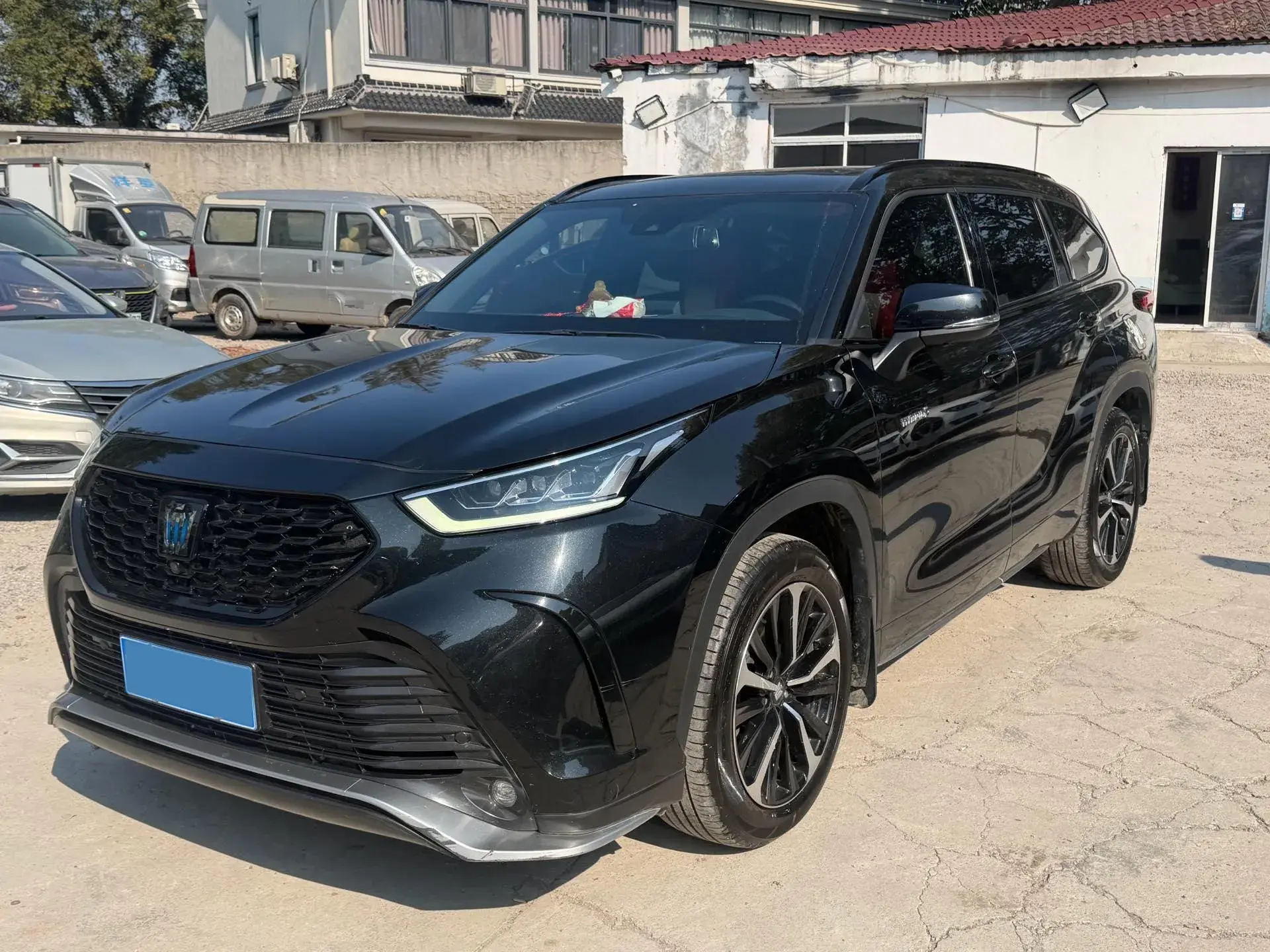 2022 TOYOTA CROWN view 1