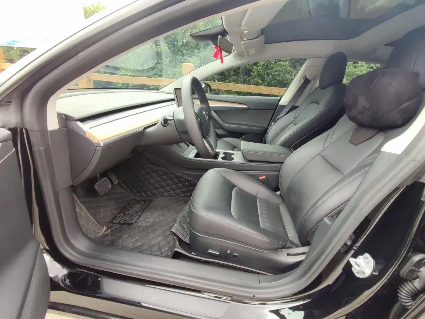 2022 TESLA MODEL thumbnail 4